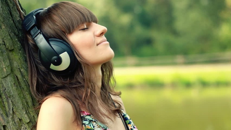 How Listening to Music is Beneficial for your Mental Health?