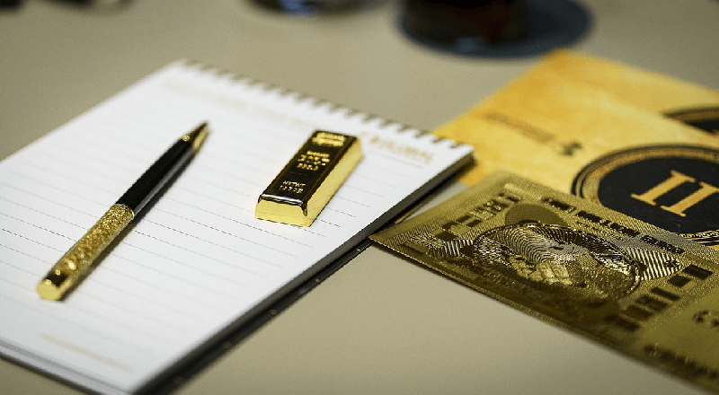 Should you invest in Fixed Deposit or Gold?